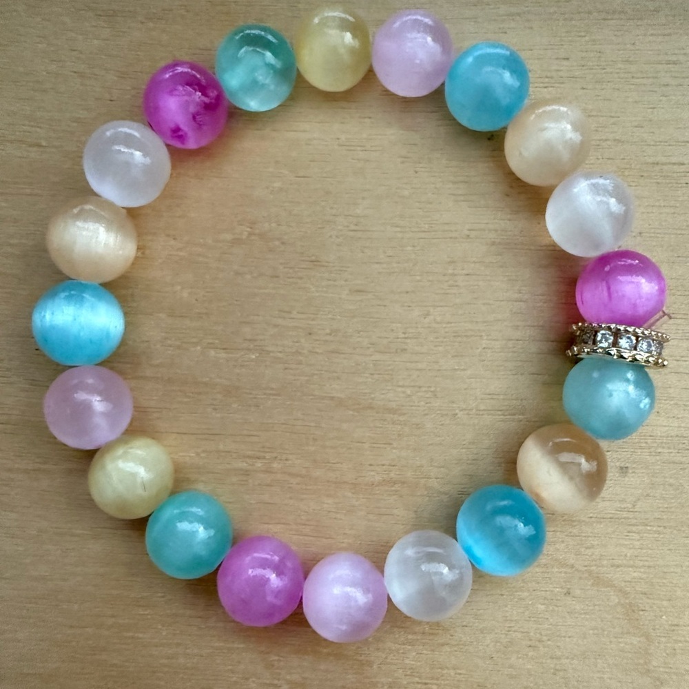 Multicolored Crystal Bracelet with Gold Accent:Cotton Candy Selenite